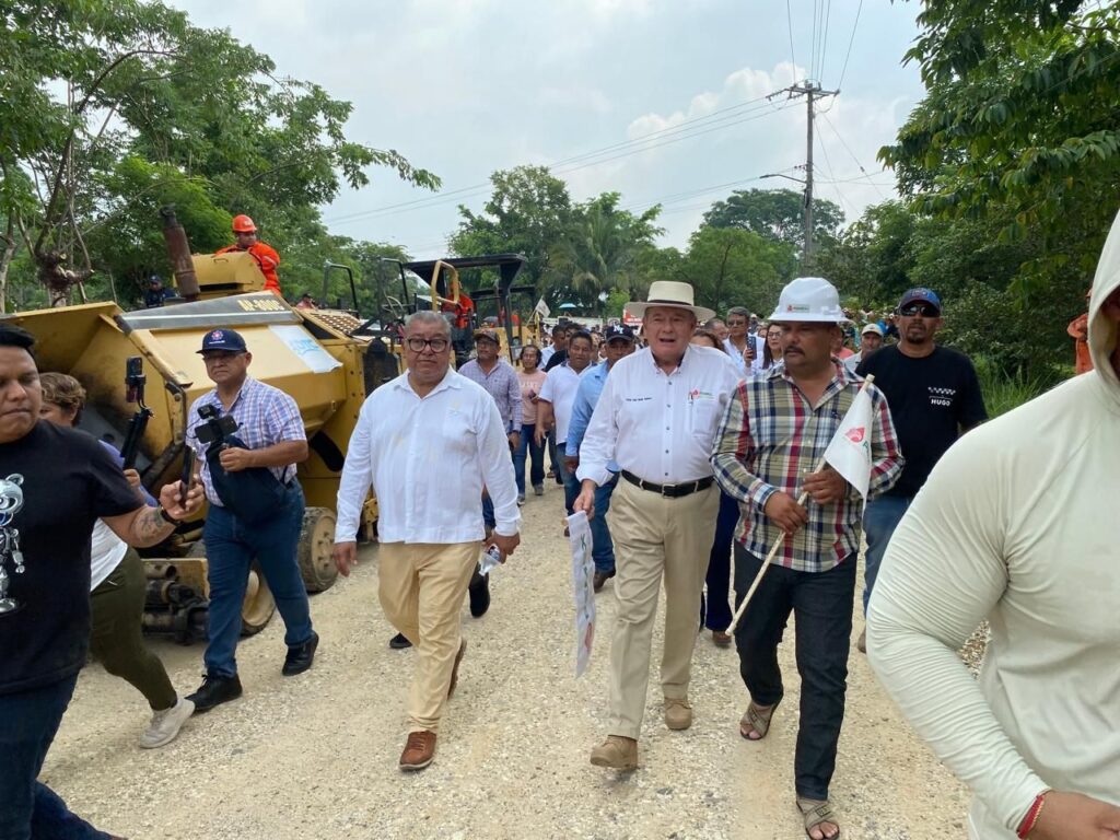Entrega Pemex apoyos en beneficio de 47 comunidades en Las Choapas