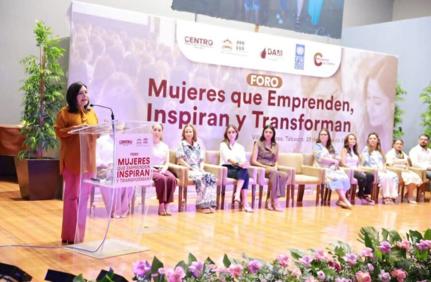 Inaugura Yolanda Osuna el Foro “Mujeres que Emprenden, Inspiran y Transforman”