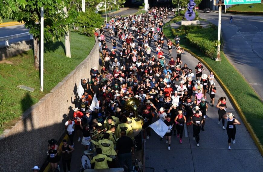 ¡Sombreros, banda y solidaridad! VaqueRun pone al Edén en movimiento