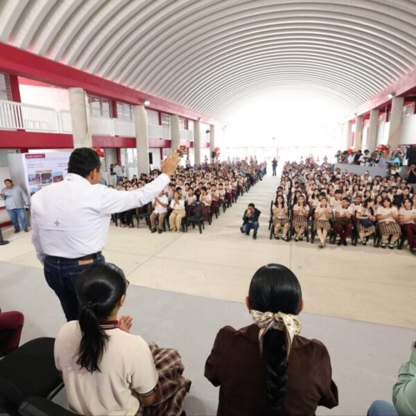 Secundaria Técnica 9 deja atrás los riesgos con nuevo edificio de seis aulas y biblioteca