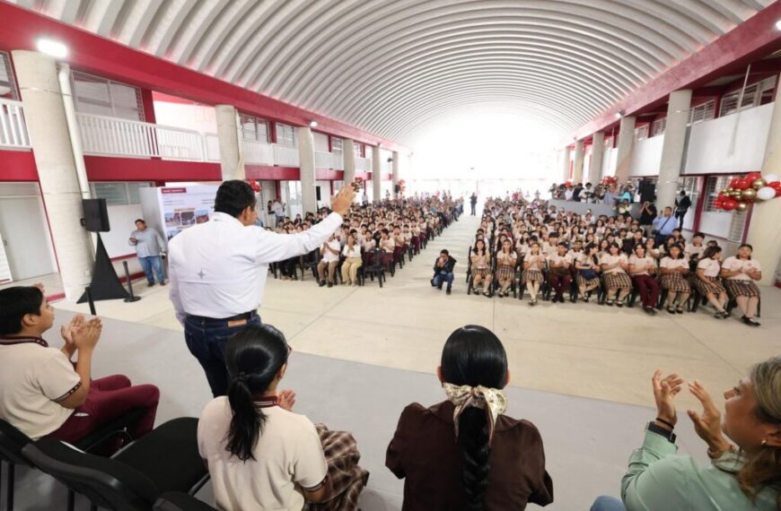Secundaria Técnica 9 deja atrás los riesgos con nuevo edificio de seis aulas y biblioteca