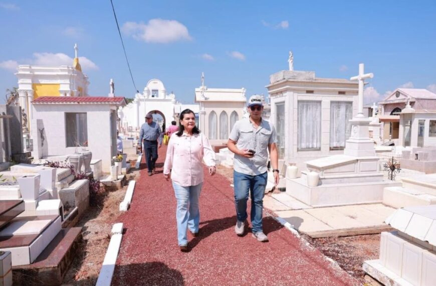 Supervisa Yolanda Osuna limpieza y acciones preventivas en panteones de Centro