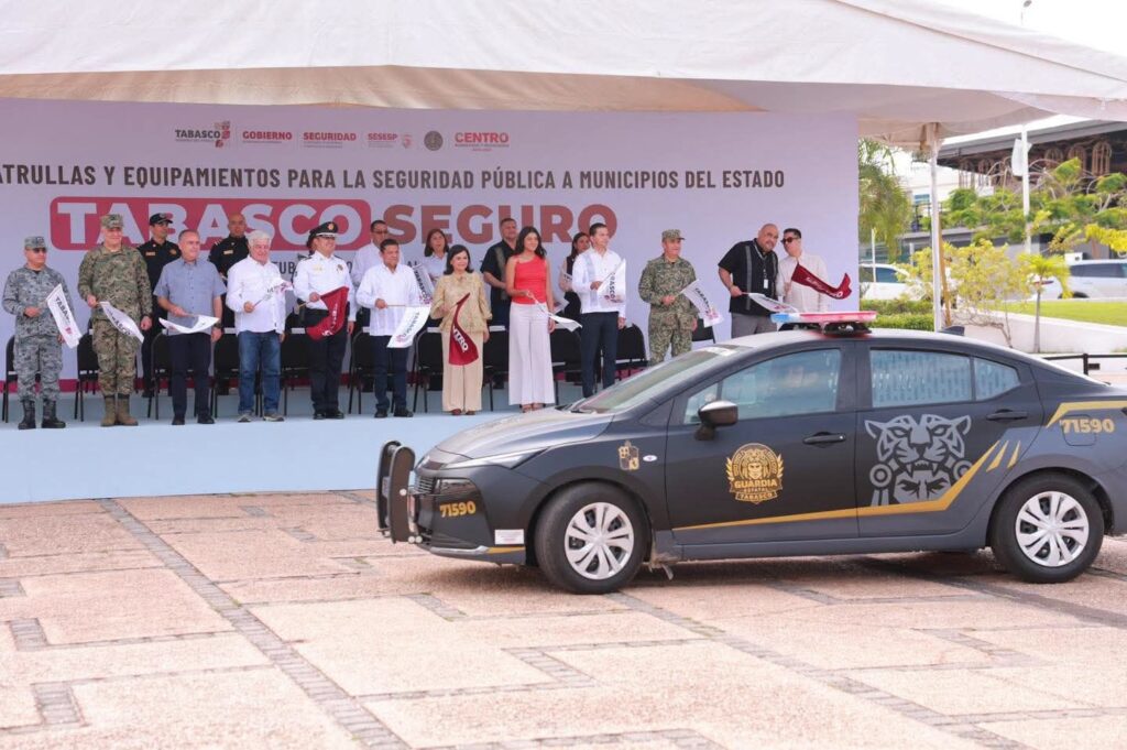 Entrega Centro a la SSPC de Tabasco 29 patrullas para fortalecer la seguridad en el municipio
