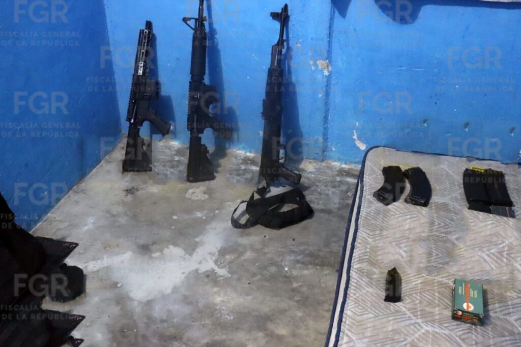 Siete años de prisión a persona por posesión de armas y granadas; FGR